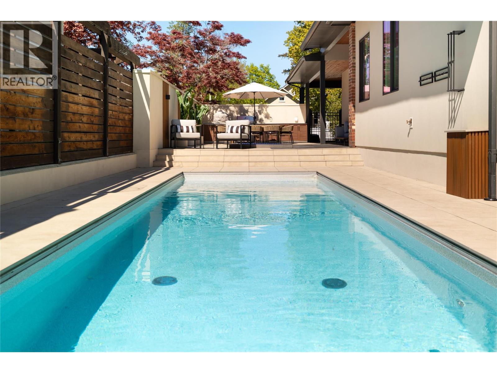  385 Cadder Avenue, Kelowna