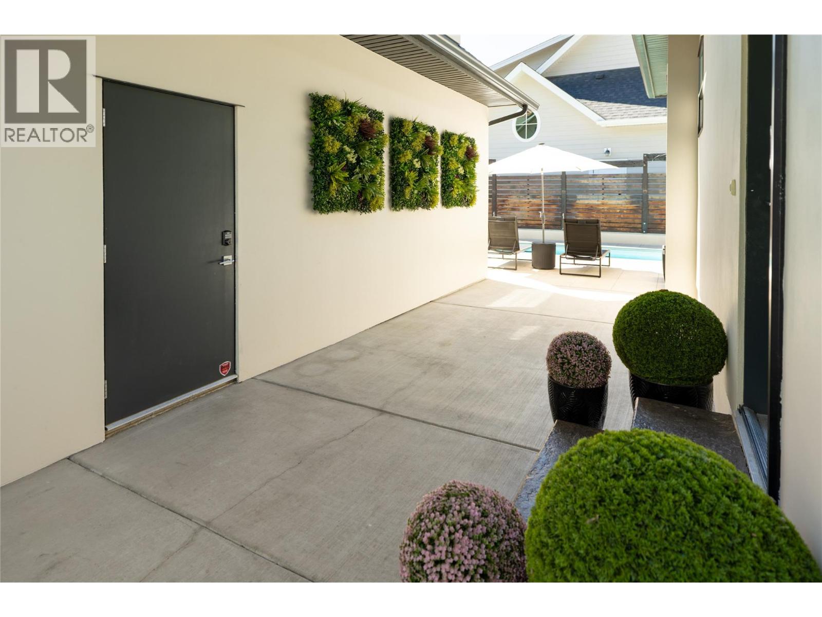  385 Cadder Avenue, Kelowna