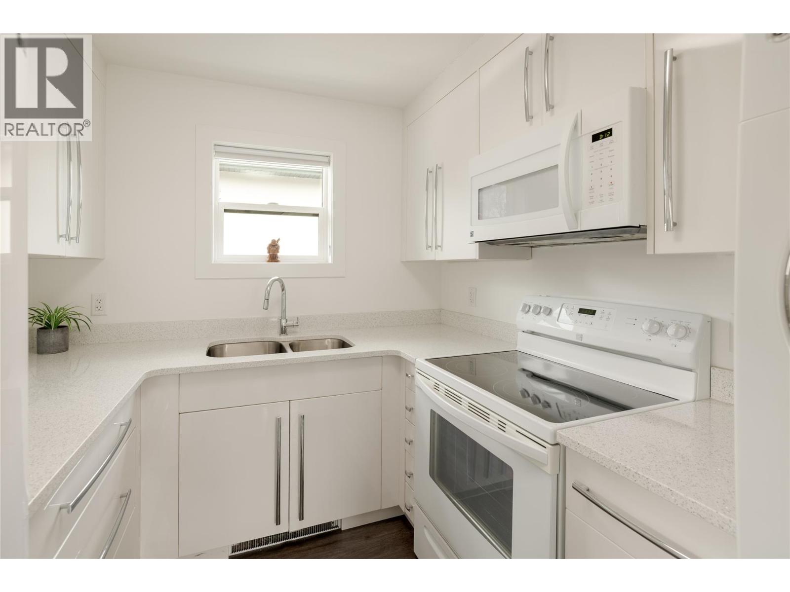  385 Cadder Avenue, Kelowna