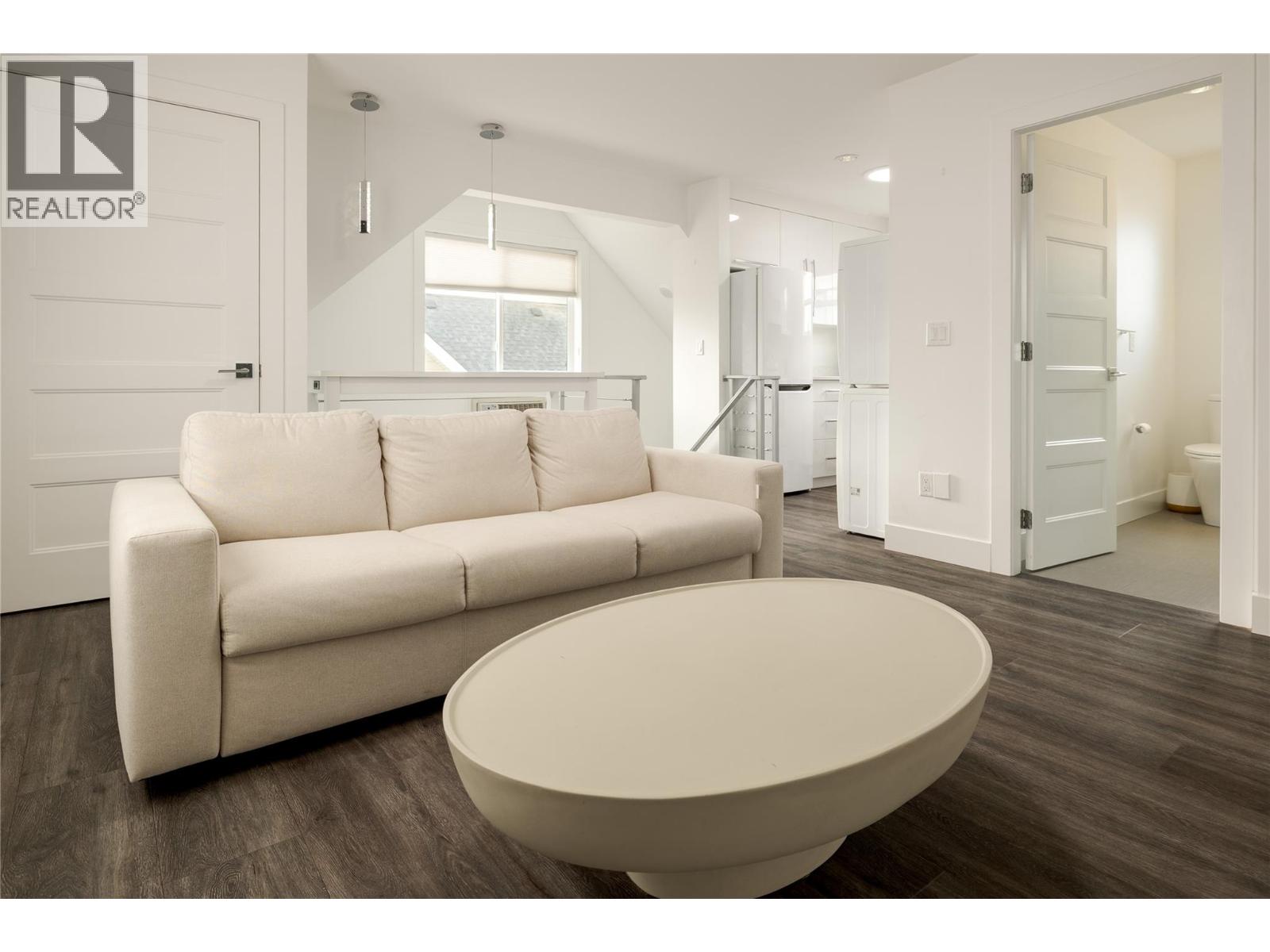  385 Cadder Avenue, Kelowna