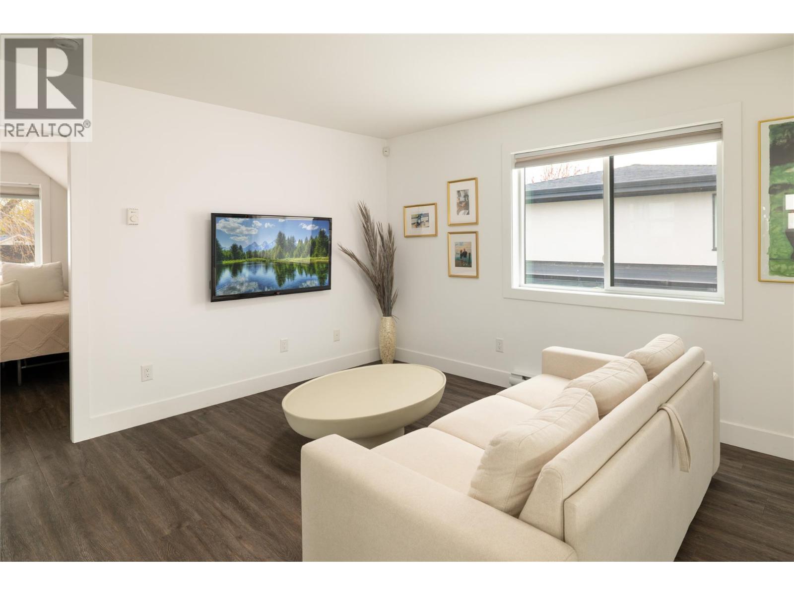  385 Cadder Avenue, Kelowna