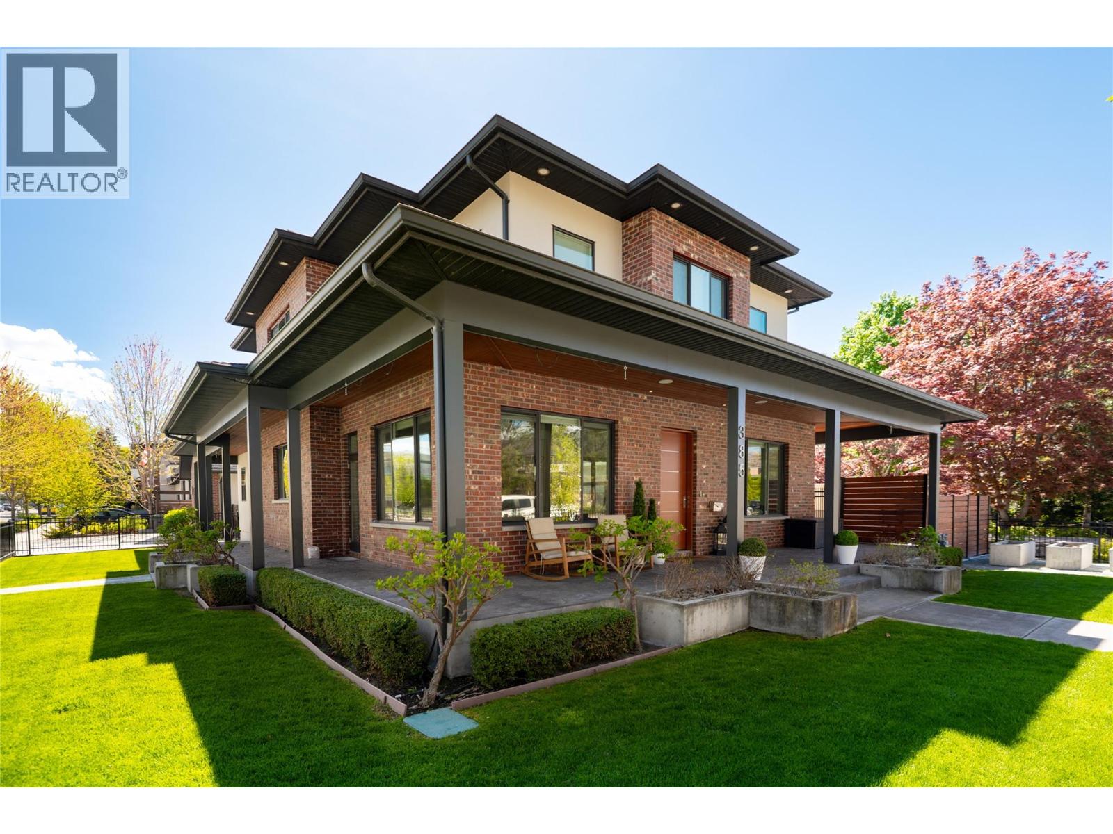  385 Cadder Avenue, Kelowna