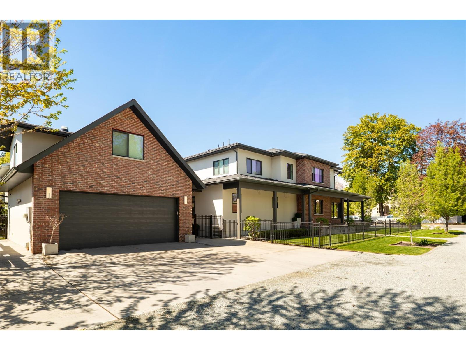  385 Cadder Avenue, Kelowna
