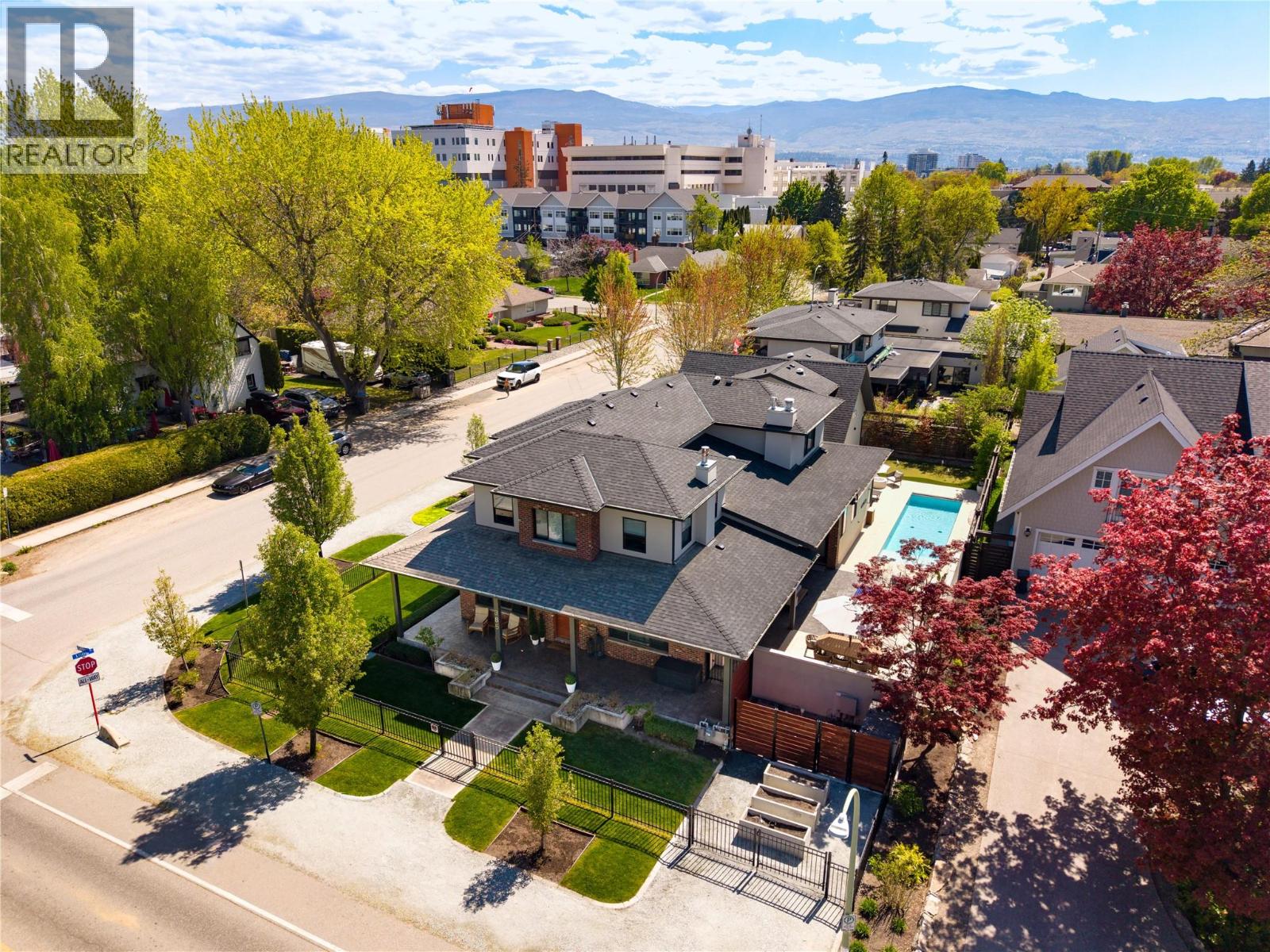  385 Cadder Avenue, Kelowna
