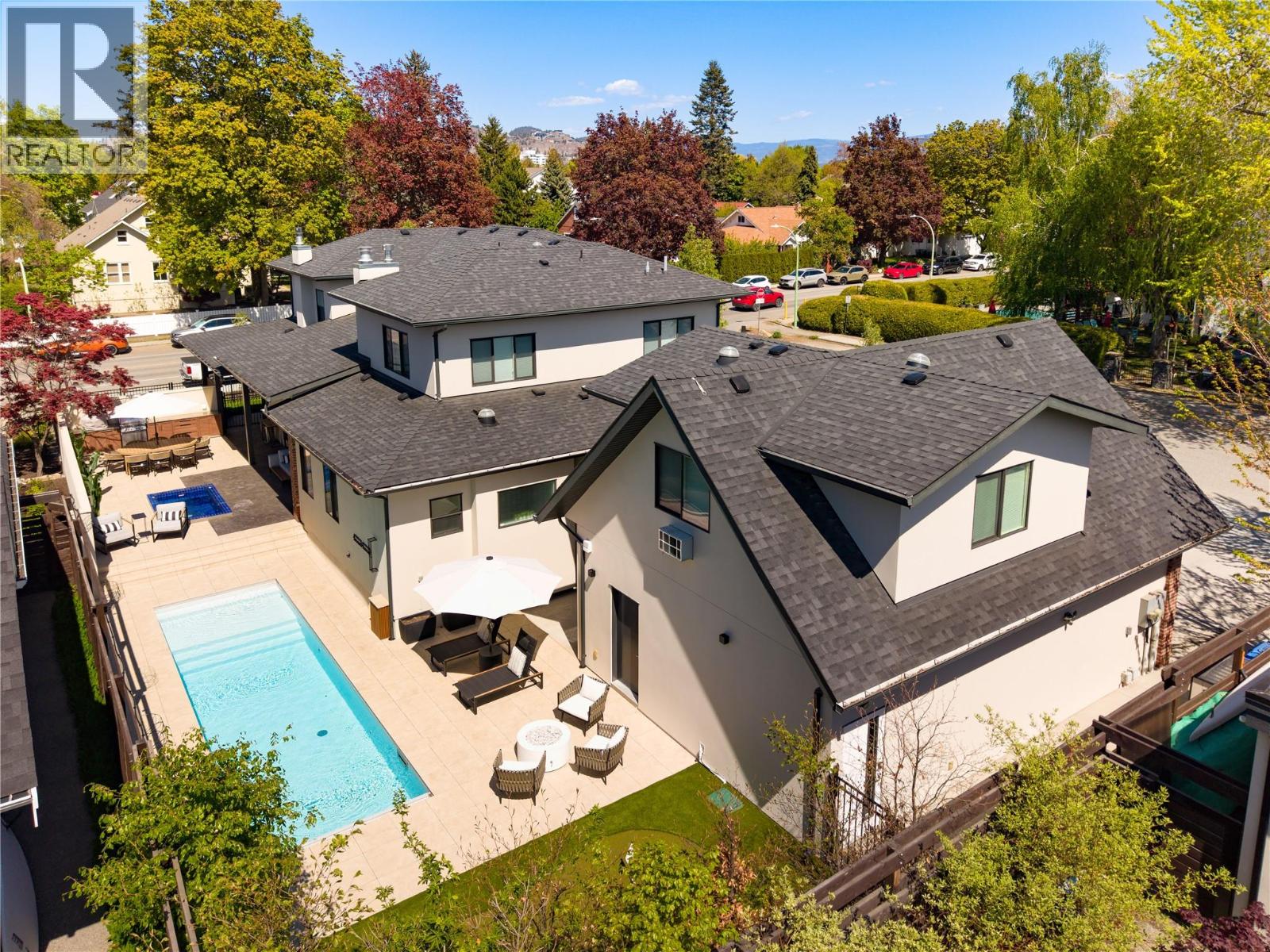 385 Cadder Avenue, Kelowna