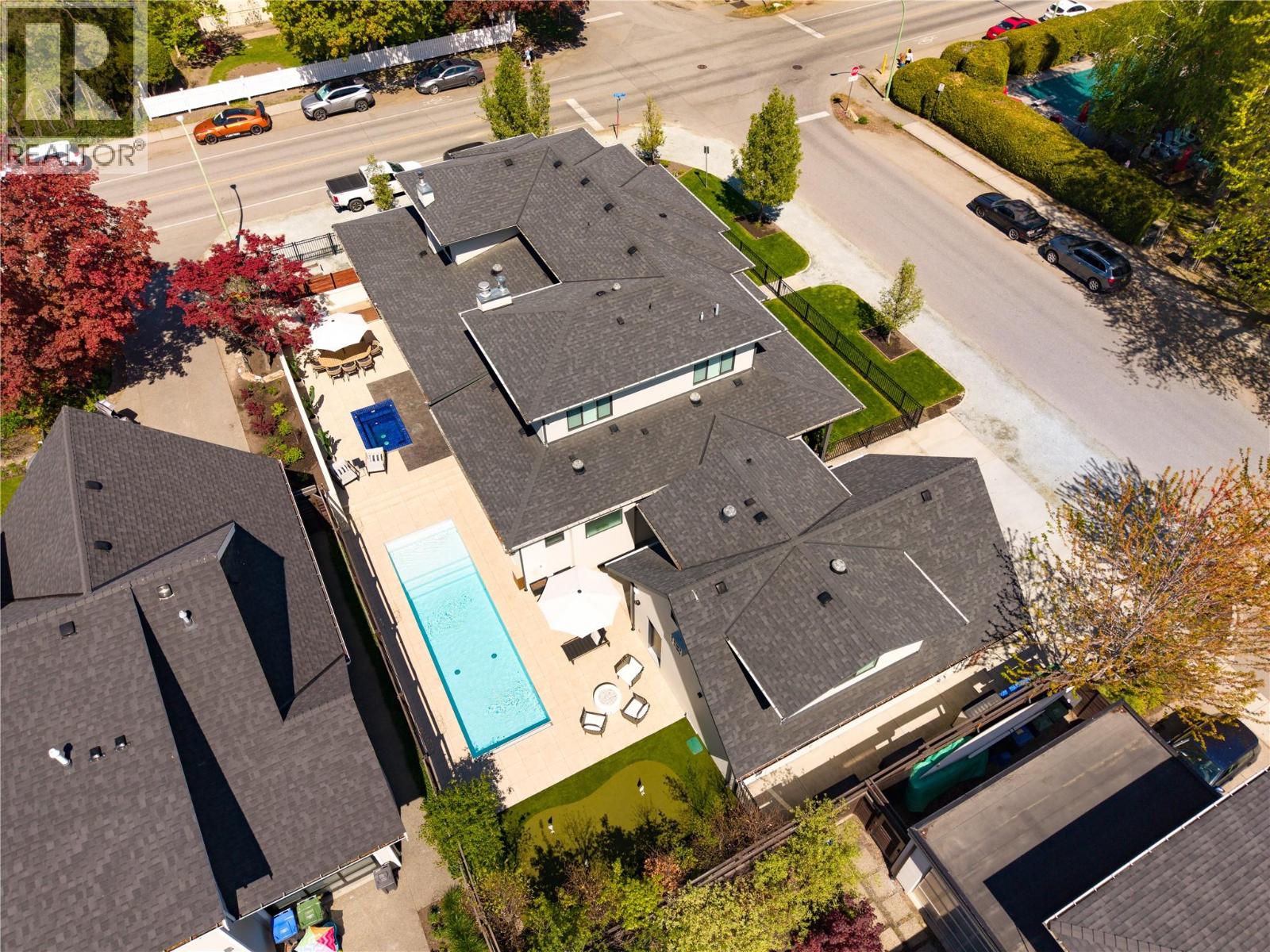  385 Cadder Avenue, Kelowna