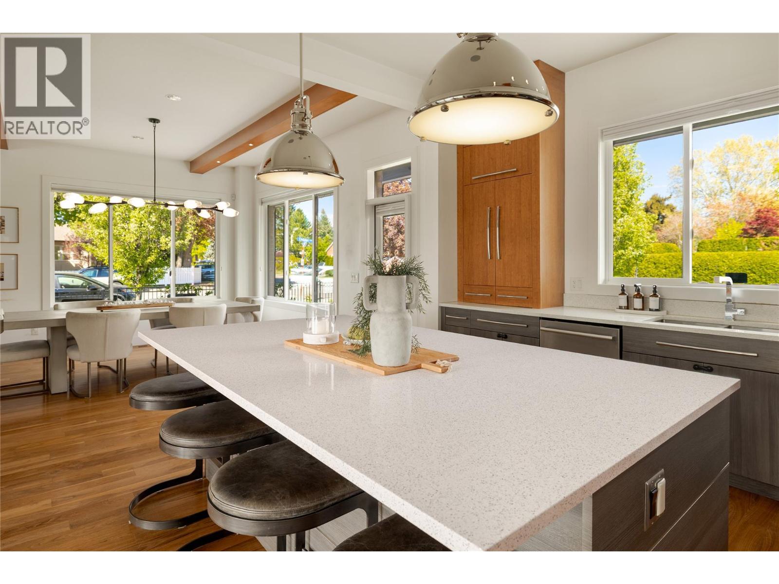  385 Cadder Avenue, Kelowna